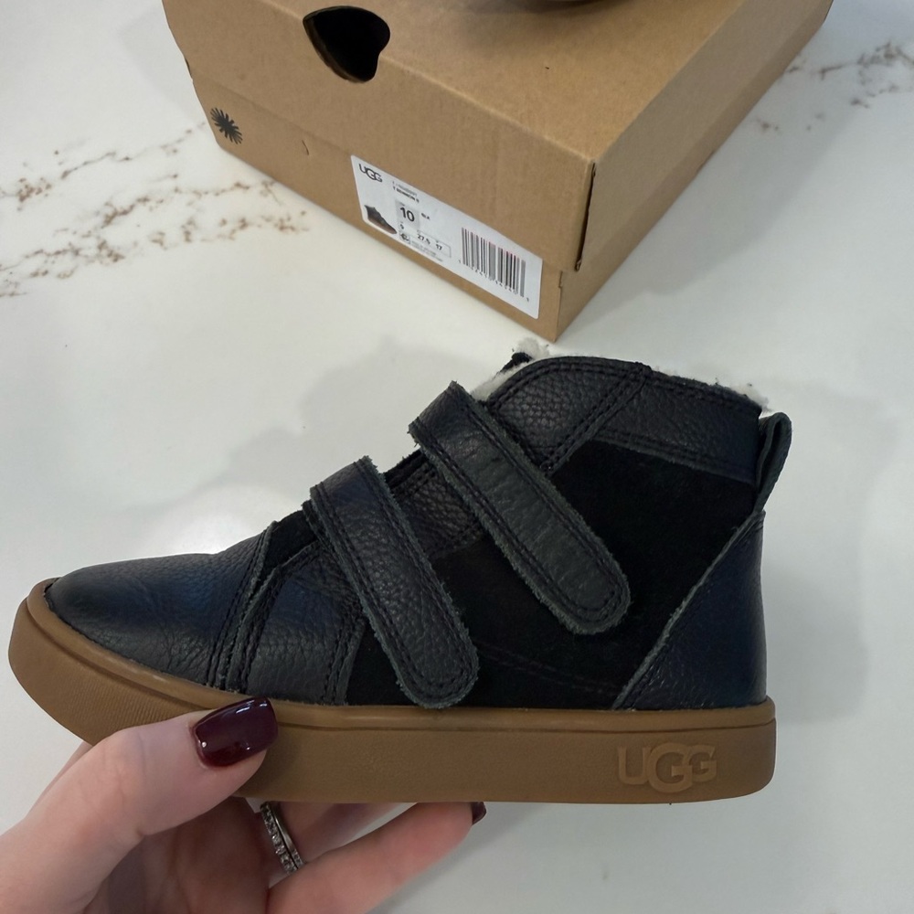 UGG Black Rennon II Leather Boots / Hightop Sneaker Sz
10 Toddler - Picture 3 of 10
